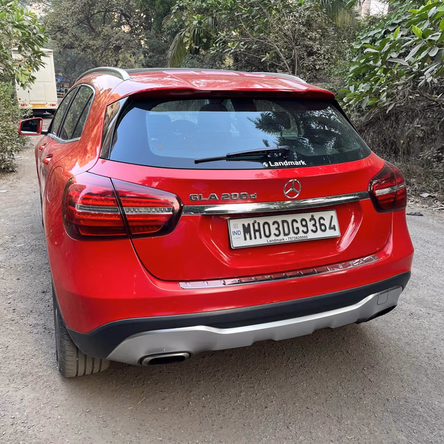 Mercedes-Benz Mercedes-Benz GLA Class view 4