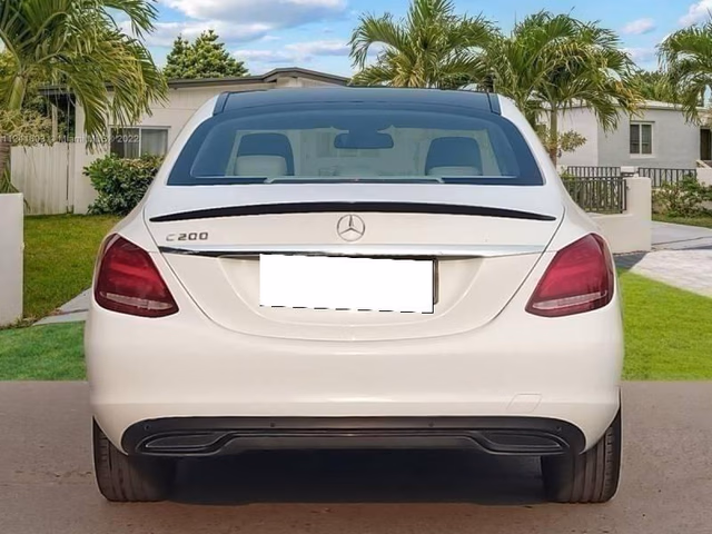 Mercedes-Benz Mercedes-Benz C-Class view 4