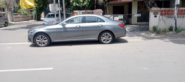 Mercedes-Benz Mercedes-Benz C-Class view 3