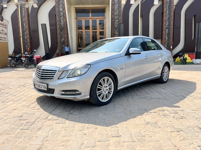 Mercedes-Benz Mercedes-Benz E-Class view 5