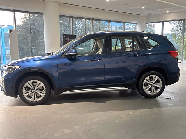 BMW BMW X1 view 4