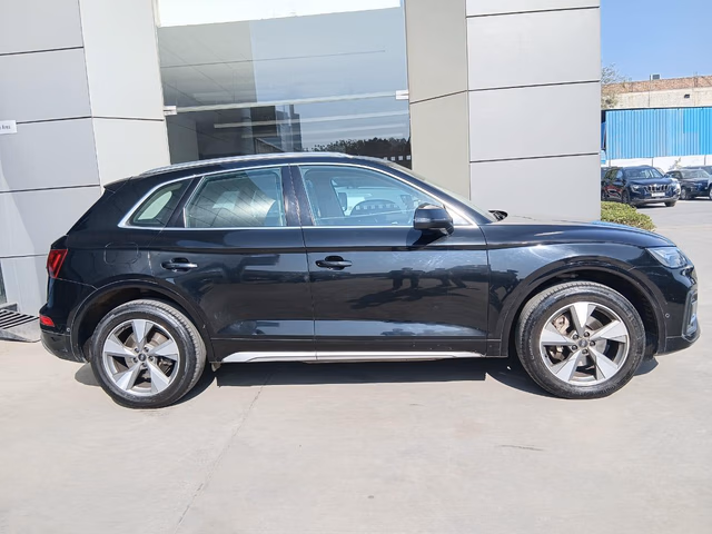 Audi Audi Q5 view 3