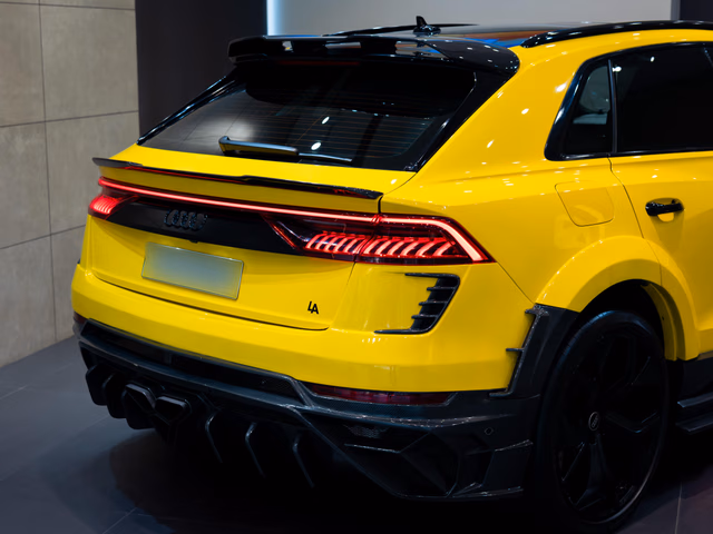 Audi Audi RS Q8 view 4