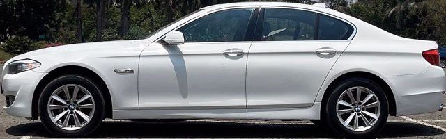 BMW BMW 5 Series view 4