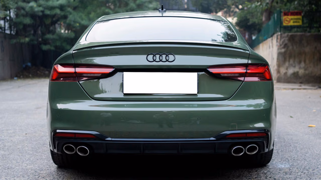 Audi Audi S5 Sportback view 3