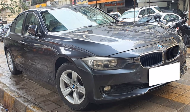 BMW BMW 3 Series view 2