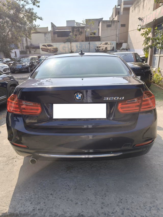 BMW BMW 3 Series view 3