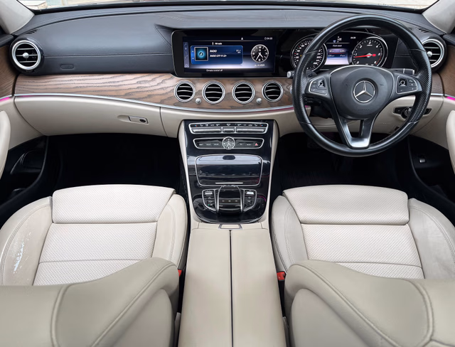 Mercedes-Benz Mercedes-Benz E-Class view 5