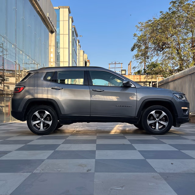 Jeep Jeep Compass view 3