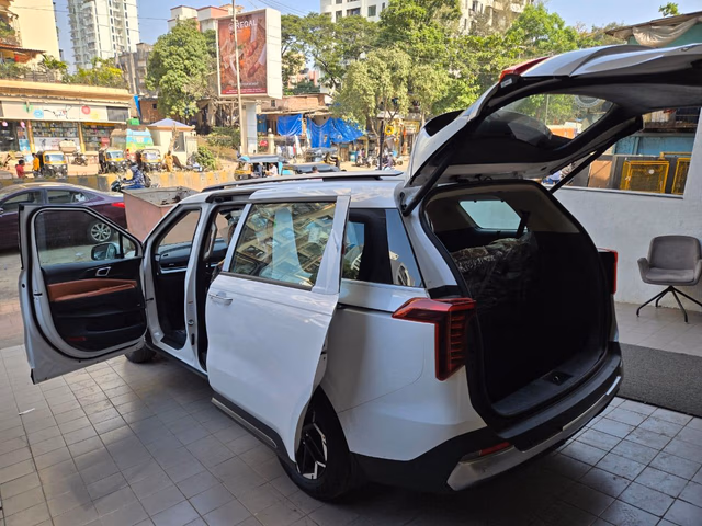 Kia Kia Carnival view 3