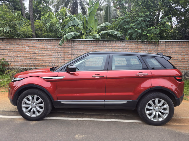 Land Rover Land Rover Range Rover Evoque view 4