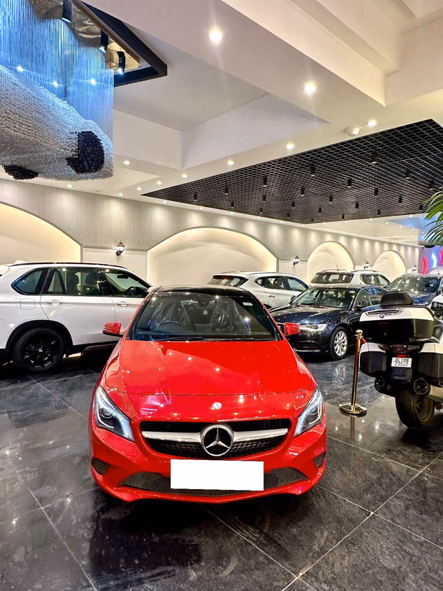Mercedes-Benz Mercedes-Benz CLA view 4