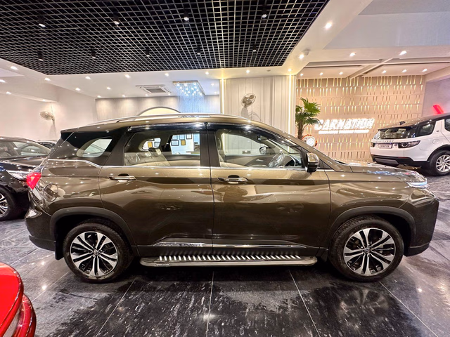 MG MG Hector view 3