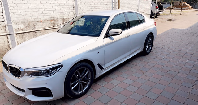 BMW BMW 5 Series view 3