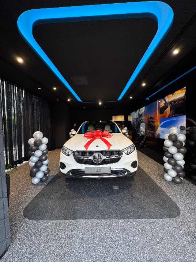 Mercedes-Benz Mercedes-Benz GLC view 4