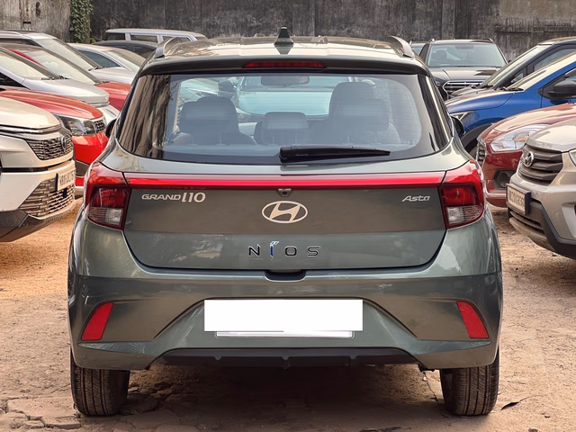 Hyundai Hyundai Grand i10 Nios view 3