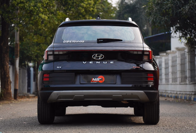 Hyundai Hyundai Venue view 4