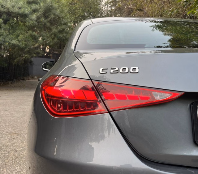 Mercedes-Benz Mercedes-Benz C-Class view 4