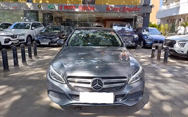 Mercedes-Benz Mercedes-Benz C-Class view 4