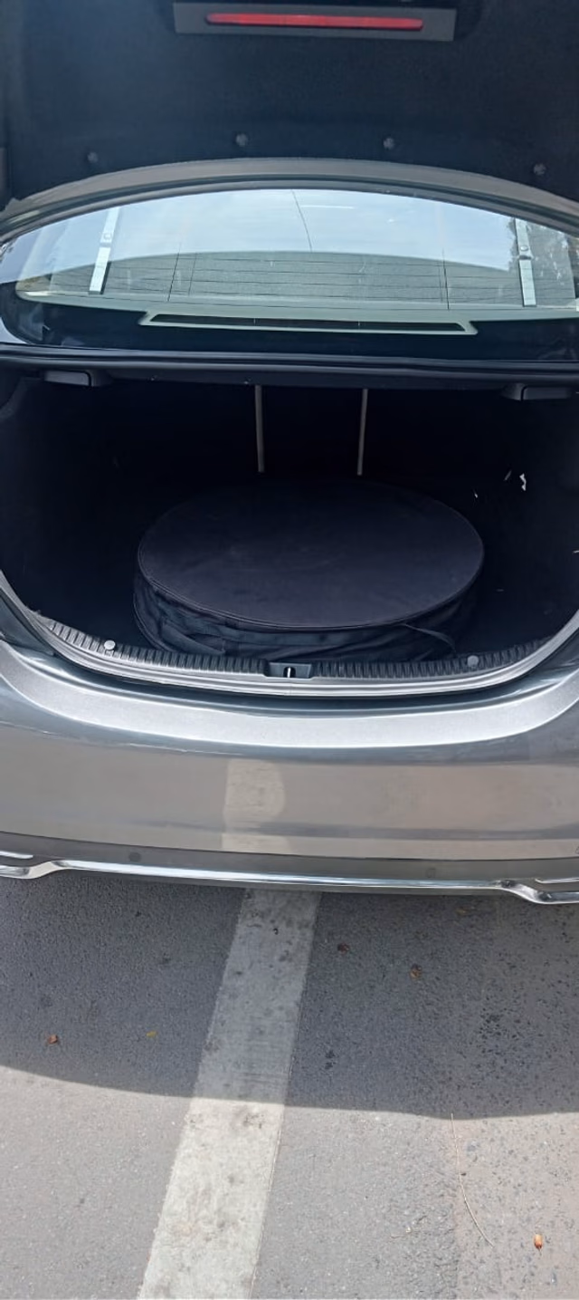 Mercedes-Benz Mercedes-Benz C-Class view 4