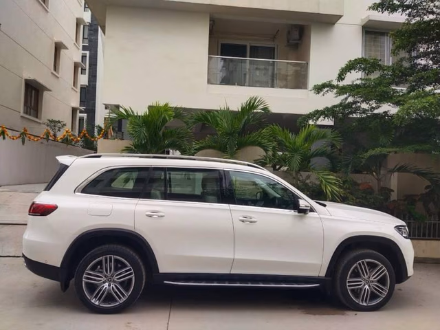 Mercedes-Benz Mercedes-Benz GLS view 2