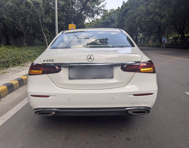 Mercedes-Benz Mercedes-Benz E-Class view 4