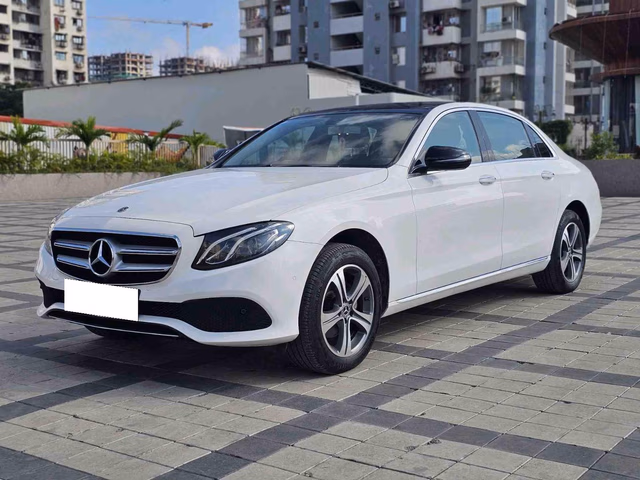 Mercedes-Benz Mercedes-Benz E-Class view 4