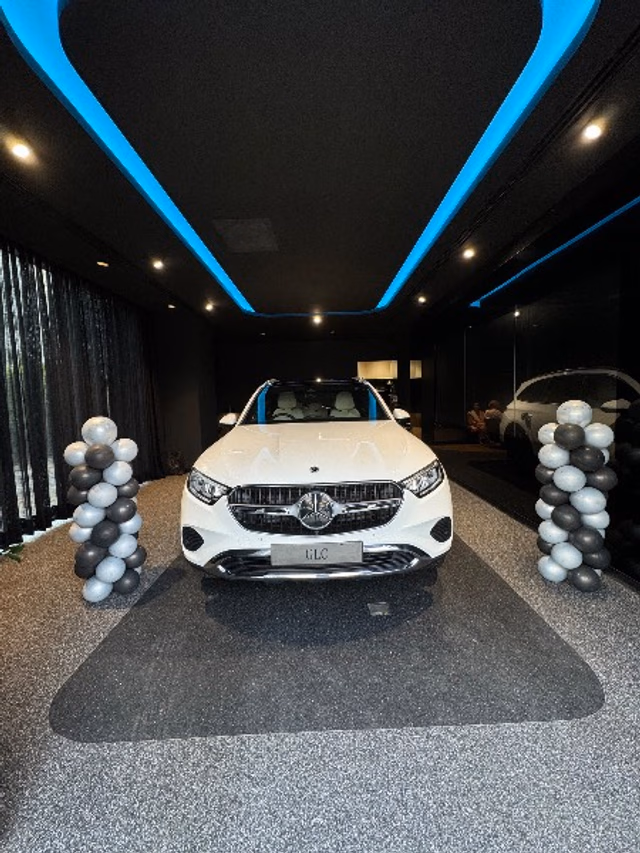 Mercedes-Benz Mercedes-Benz GLC view 2