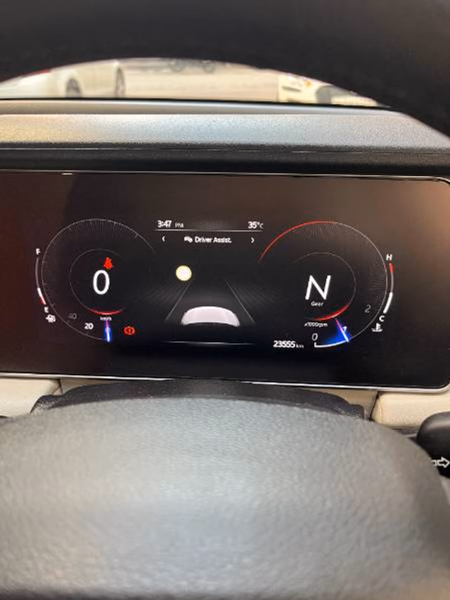 Mahindra Mahindra XUV700 view 4