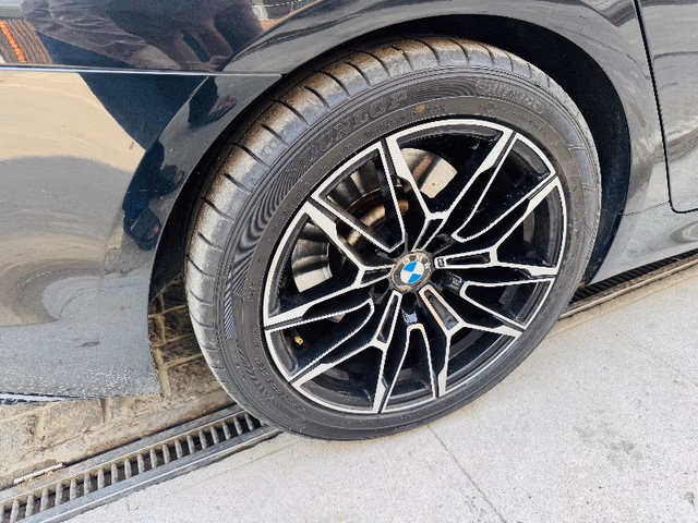 BMW BMW 5 Series view 5