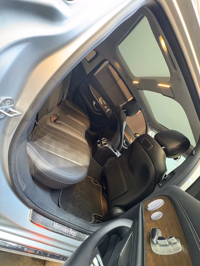 Mercedes-Benz Mercedes-Benz E-Class view 4