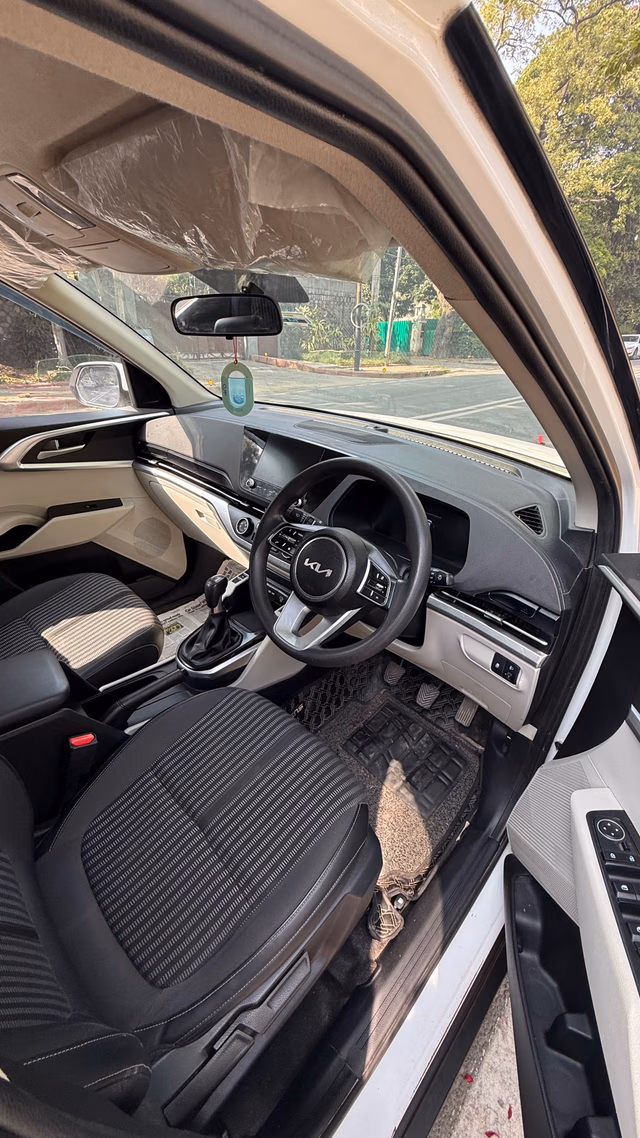 Kia Kia Carens view 5