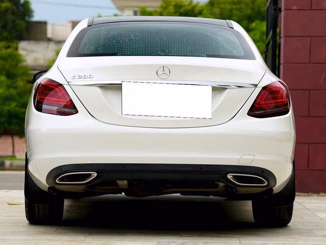 Mercedes-Benz Mercedes-Benz AMG C 63 view 4