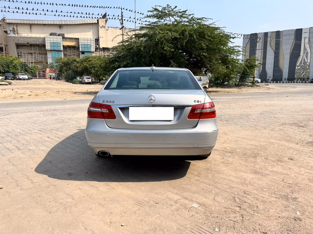 Mercedes-Benz Mercedes-Benz E-Class view 3