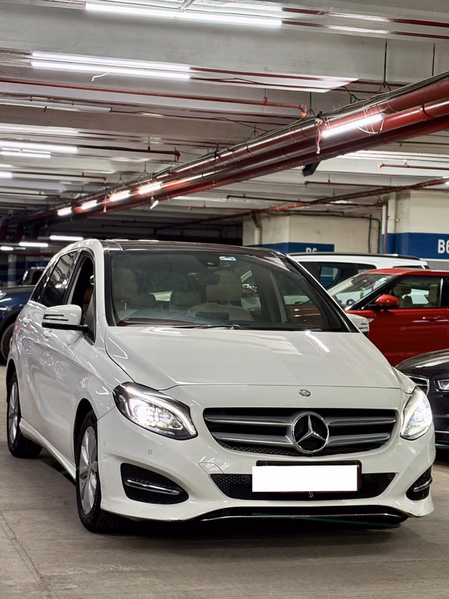 Mercedes-Benz Mercedes-Benz CLA view 2