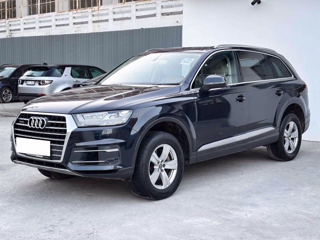 Audi Audi Q7 view 5
