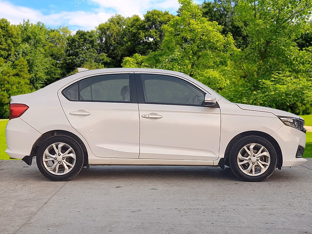 Honda Honda Amaze view 2