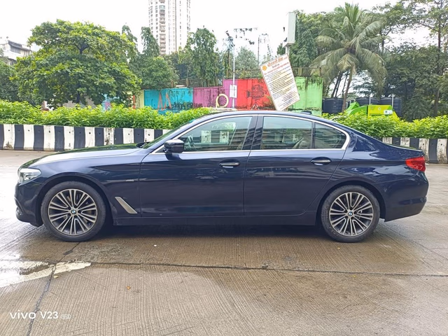 BMW BMW 5 Series view 4