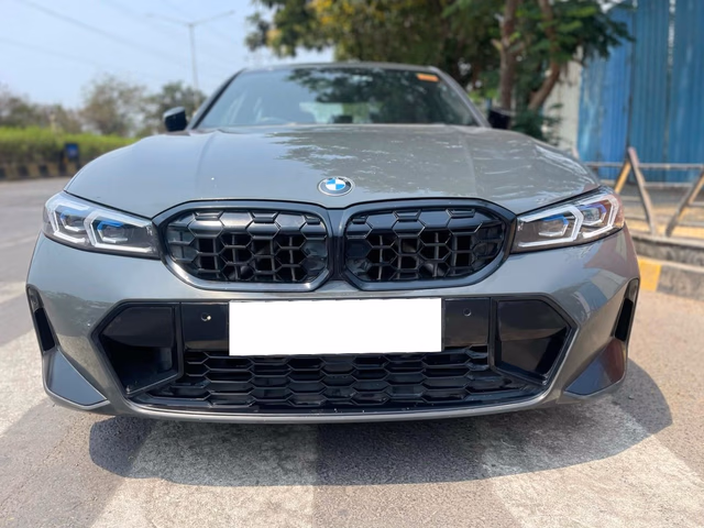 BMW BMW 3 Series view 5