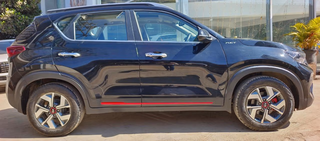 Kia Kia Sonet view 3