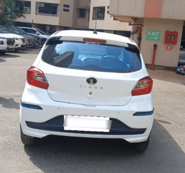 Tata Tata Tiago view 5