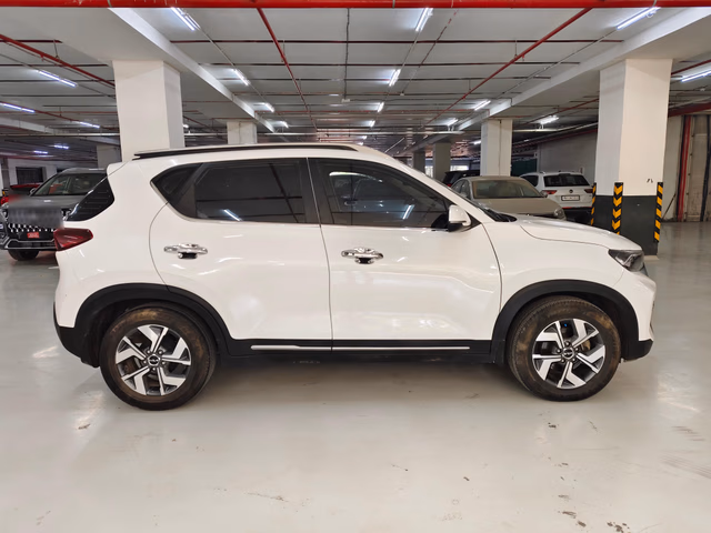 Kia Kia Sonet view 3