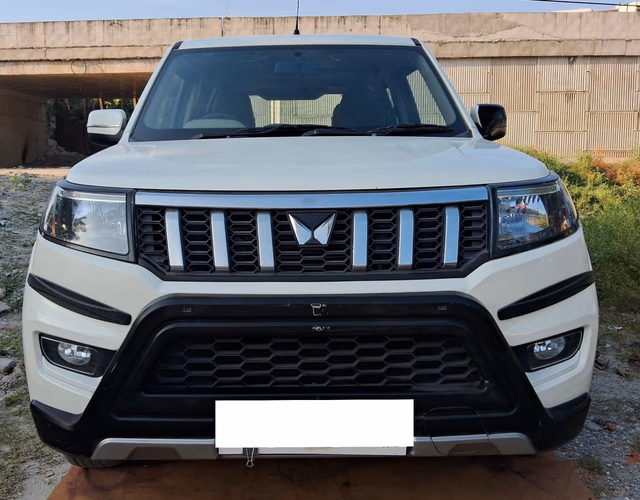 Mahindra Mahindra Bolero Neo view 2