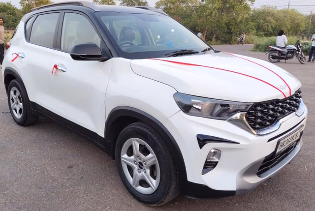 Kia Kia Sonet view 2