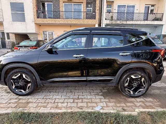 Kia Kia Seltos view 3