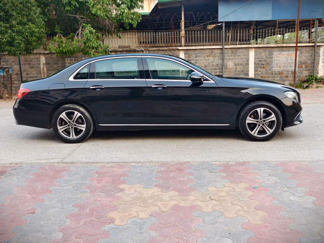 Mercedes-Benz Mercedes-Benz E-Class view 3