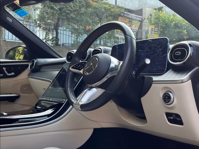 Mercedes-Benz Mercedes-Benz C-Class view 5