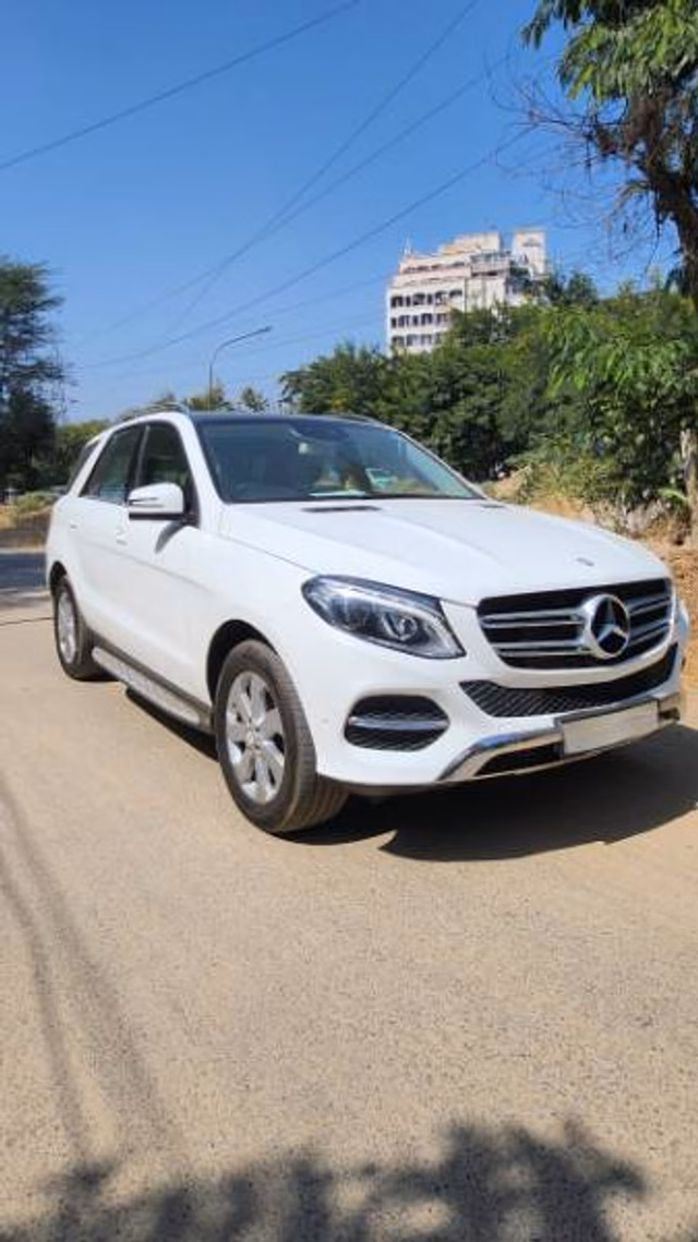 Mercedes-Benz Mercedes-Benz GLE view 2