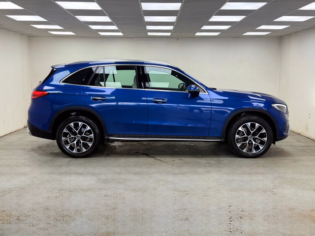 Mercedes-Benz Mercedes-Benz GLC view 3