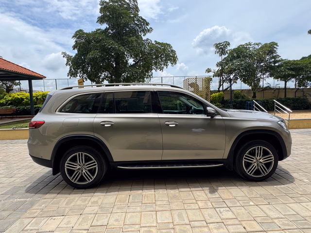 Mercedes-Benz Mercedes-Benz GLS view 3